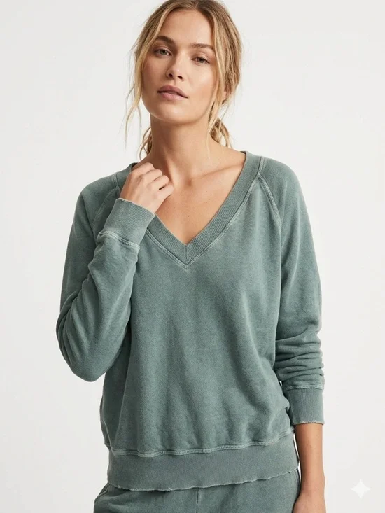 The GREAT V Neck Raglan Vintage Style Sweatshirt Green Size 0 or XS - Picture 1 of 10